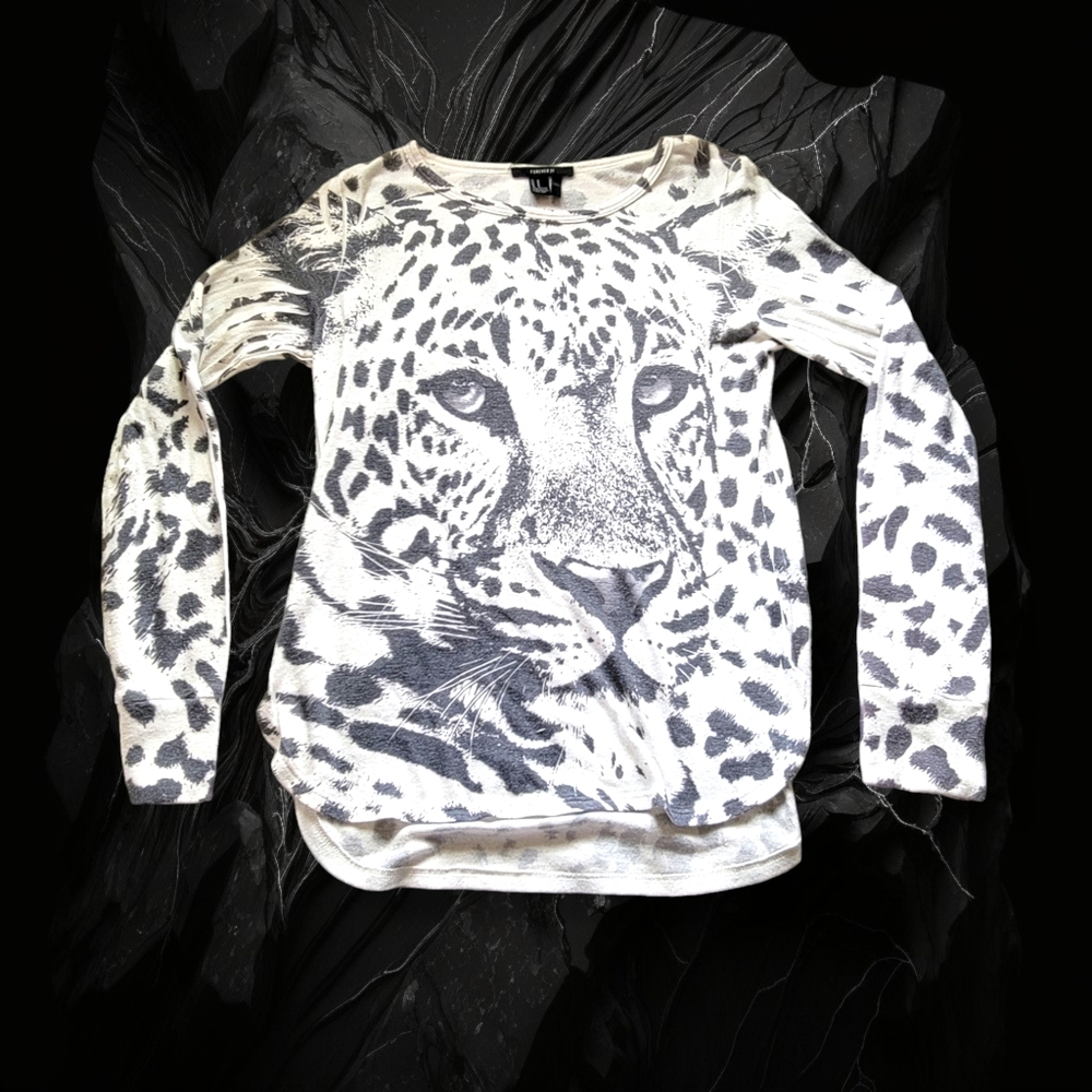 F21 | Y2K Rare! EUC White/Gray Leopard Long Sleeve Sweater (SIZE M)
